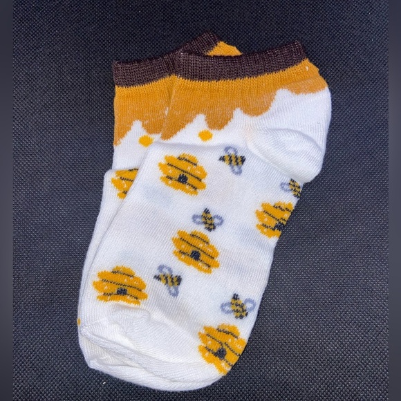 NIP 2 Pack Bee and Stripe Pattern Socks - Picture 6 of 6